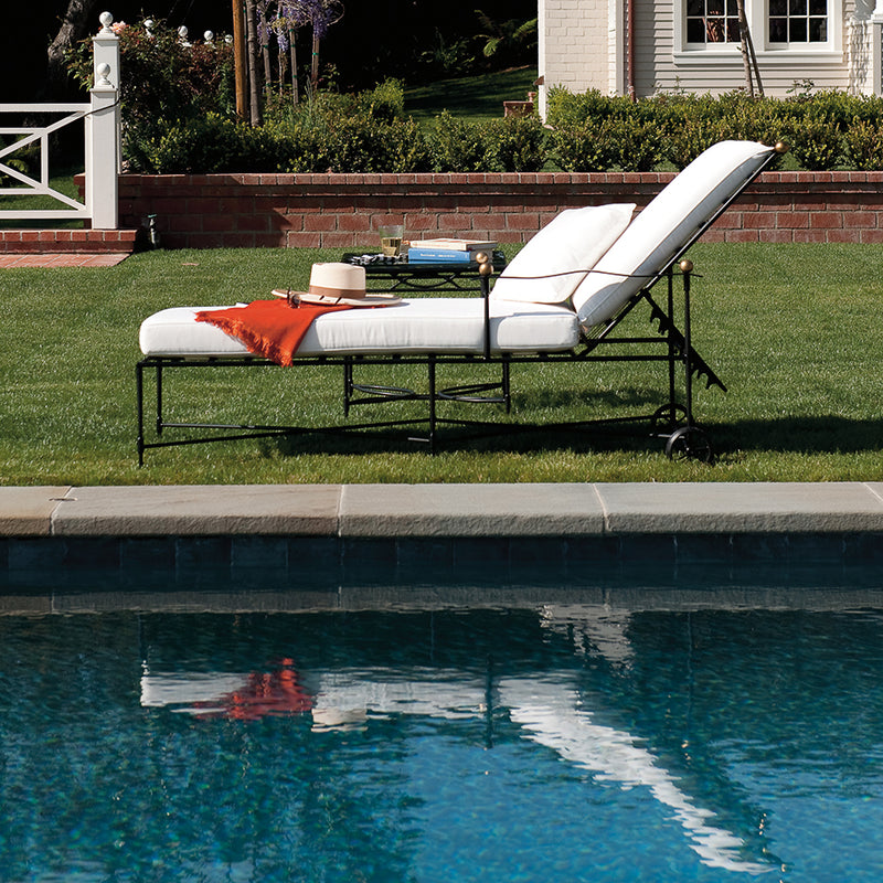 Amalfi Chaise Lounge With Arms