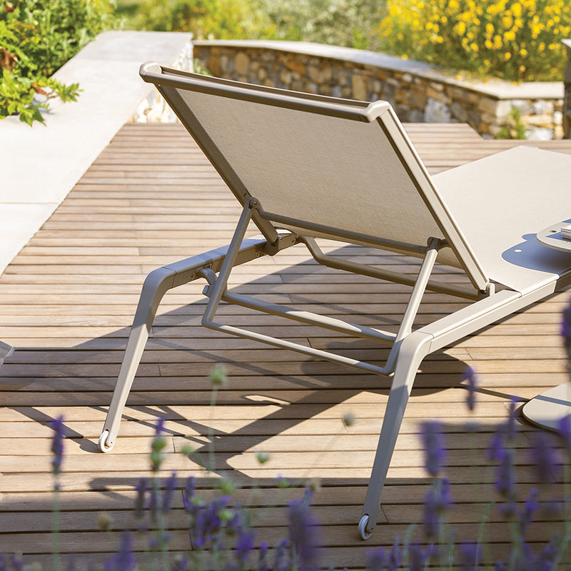 Ushuaia Stackable Mesh Chaise Lounge With Wheels
