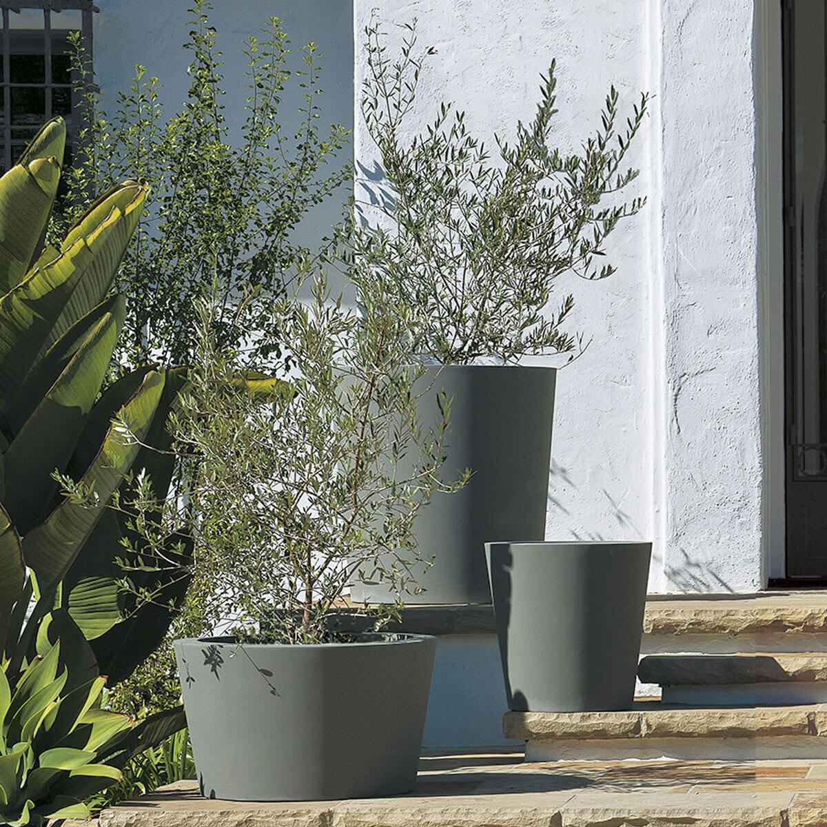 TAPERED PLANTER – JANUS et Cie