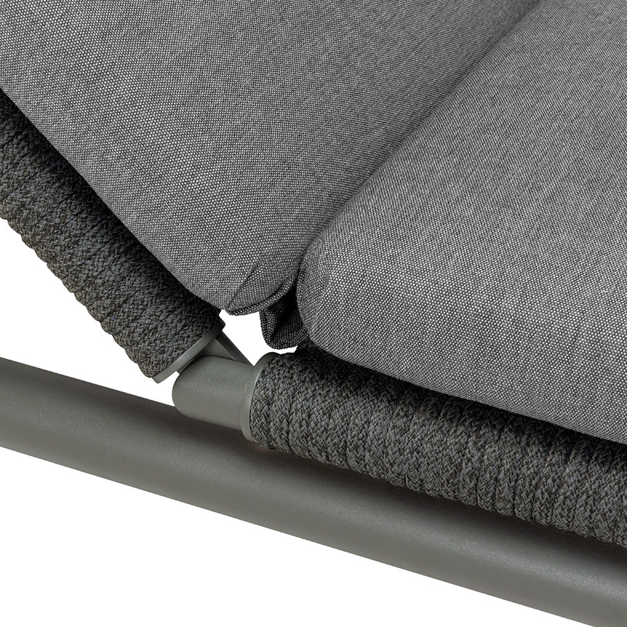 Anatra Chaise Lounge