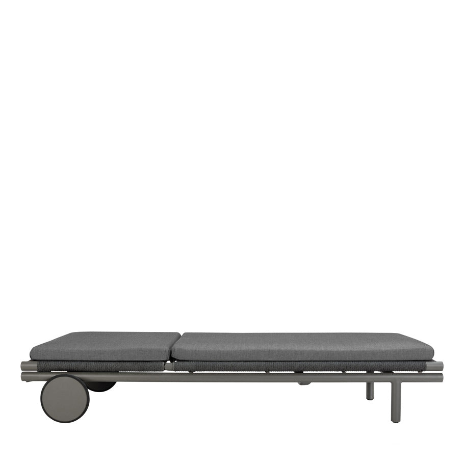 Anatra Chaise Lounge