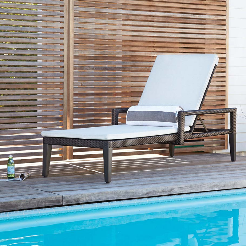 Cortino Chaise Lounge With Arms