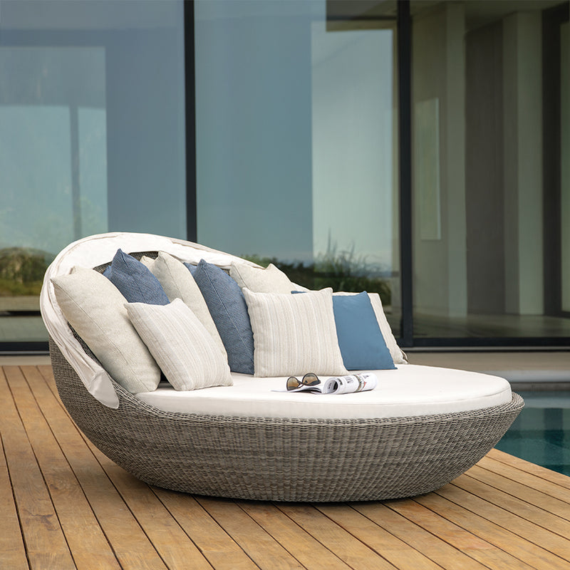 Pivot Swivel Daybed With Canopy