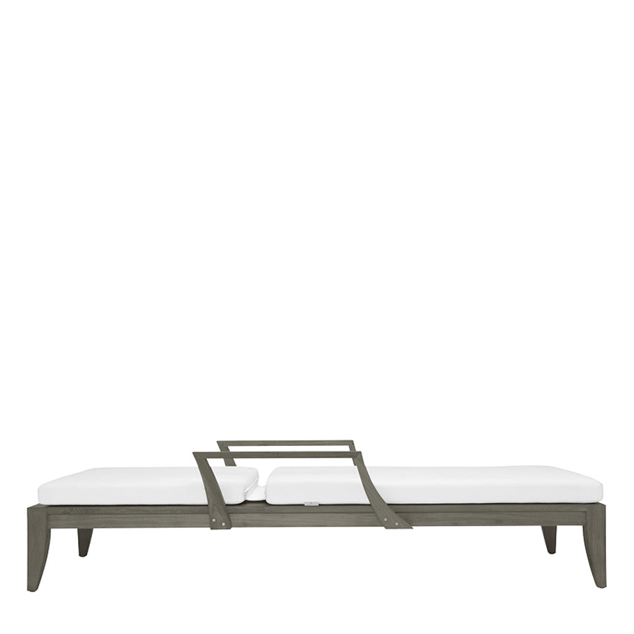 Relais Chaise Lounge With Arms